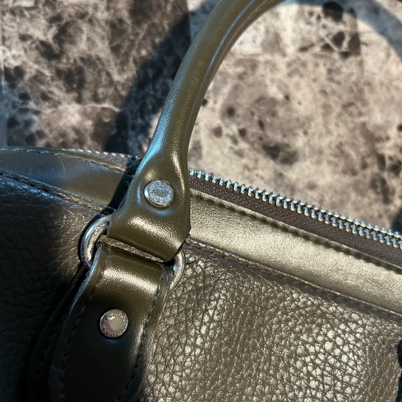 Guess Purse - Picture 4 of 8